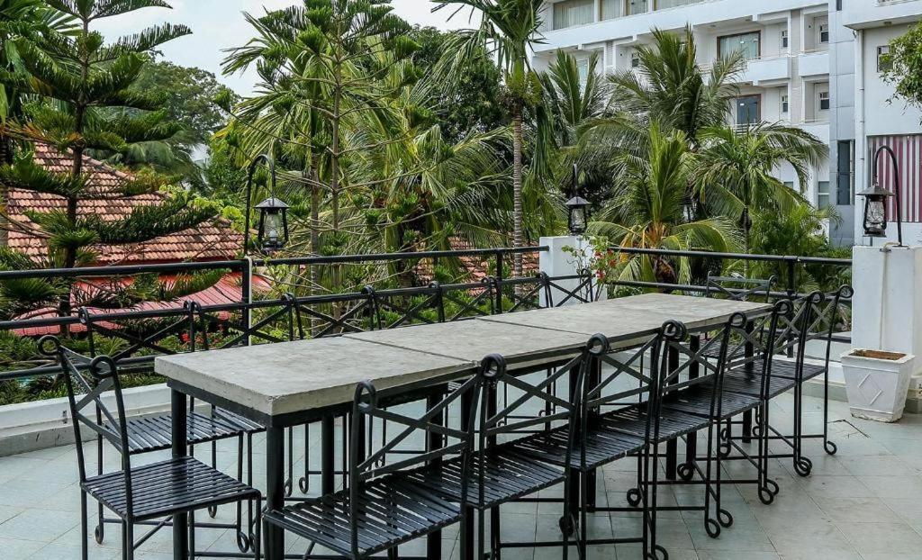 Green Grass Hotel & Restaurant Jaffna Eksteriør bilde